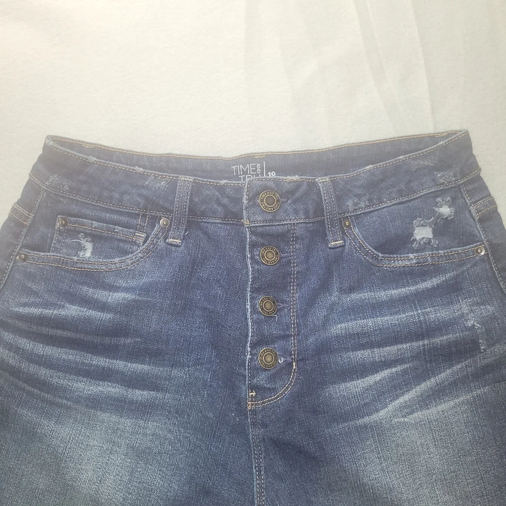 Time and Tru Womens Blue Distressed Shorts High Rise Stretch Pockets Size 10 - Picture 5 of 8